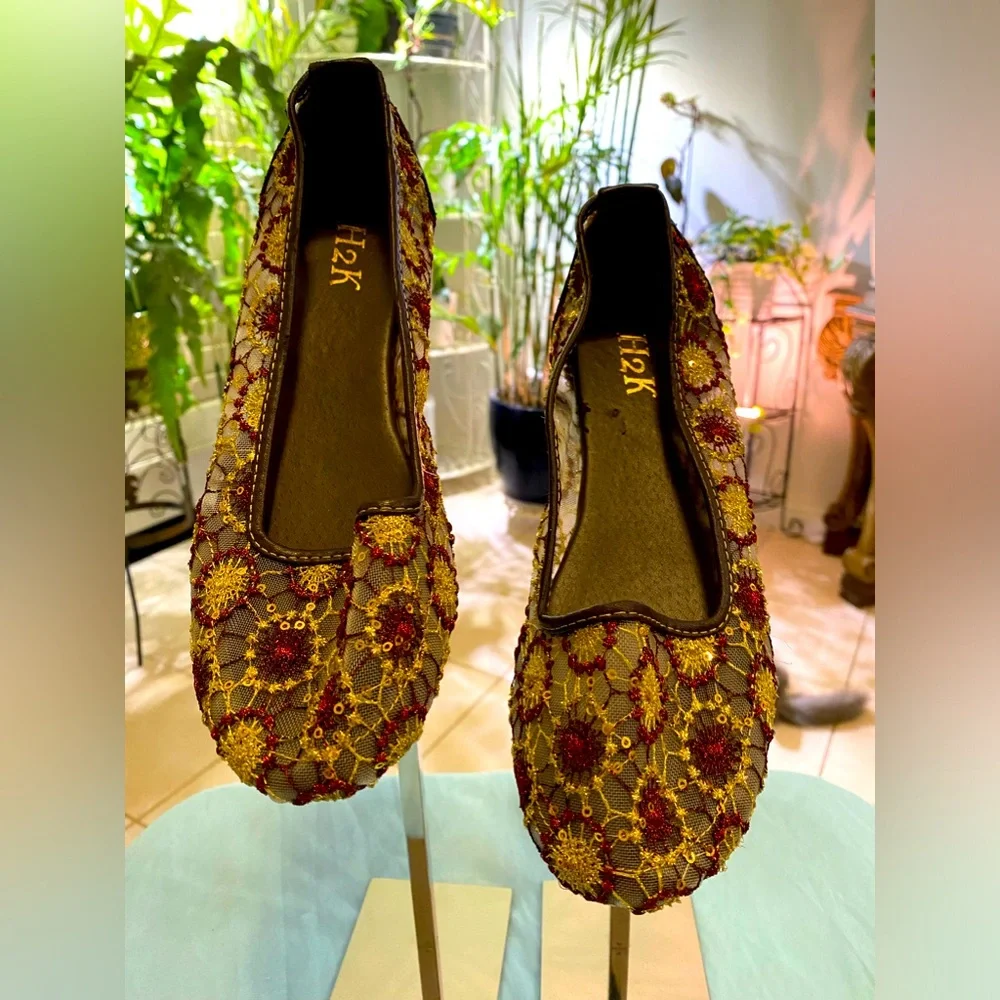 H2K EMBROIDERED SLIP ONS - Picture 2 of 6